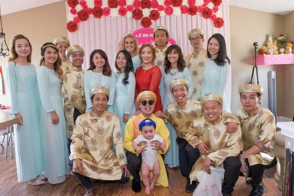 cho-thue-ao-dai-dam-cuoi-thulinhsilk