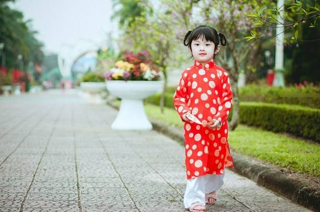 cho-thue-ao-dai-tre-em-thulinhsilk